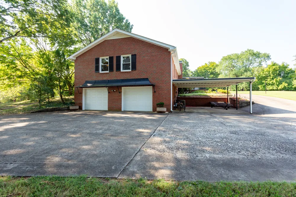 422 Kimberly Drive Clarksville, TN 37043