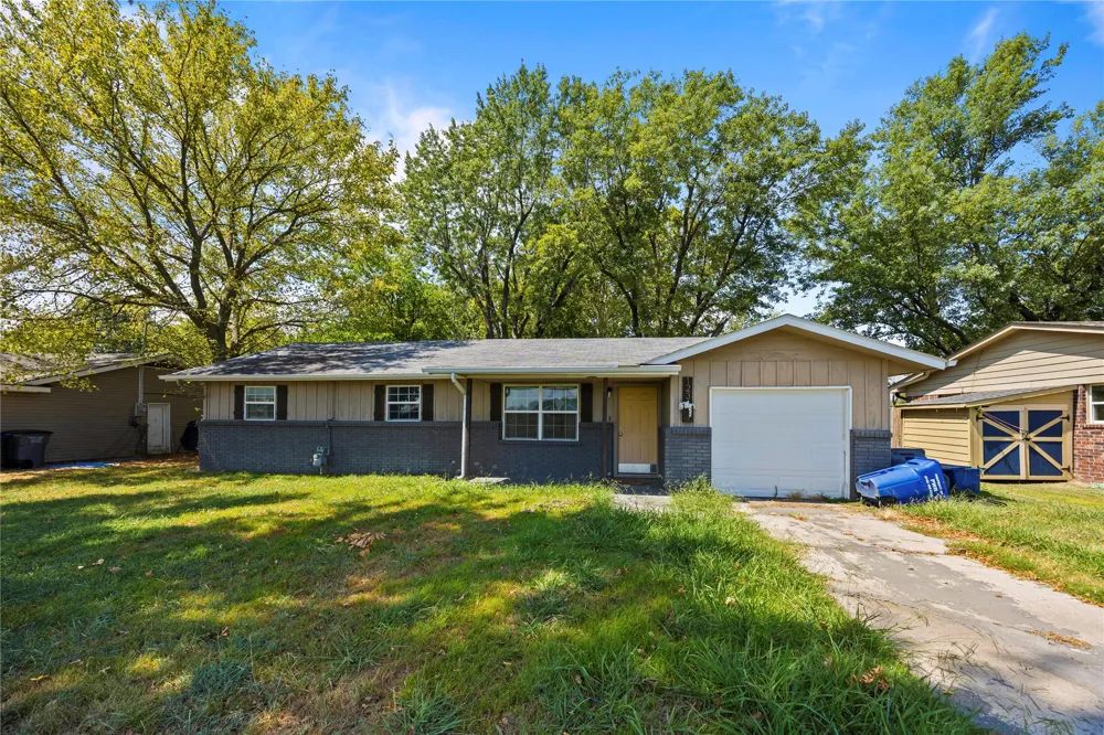123 Lincoln Avenue Wagoner, OK 74467