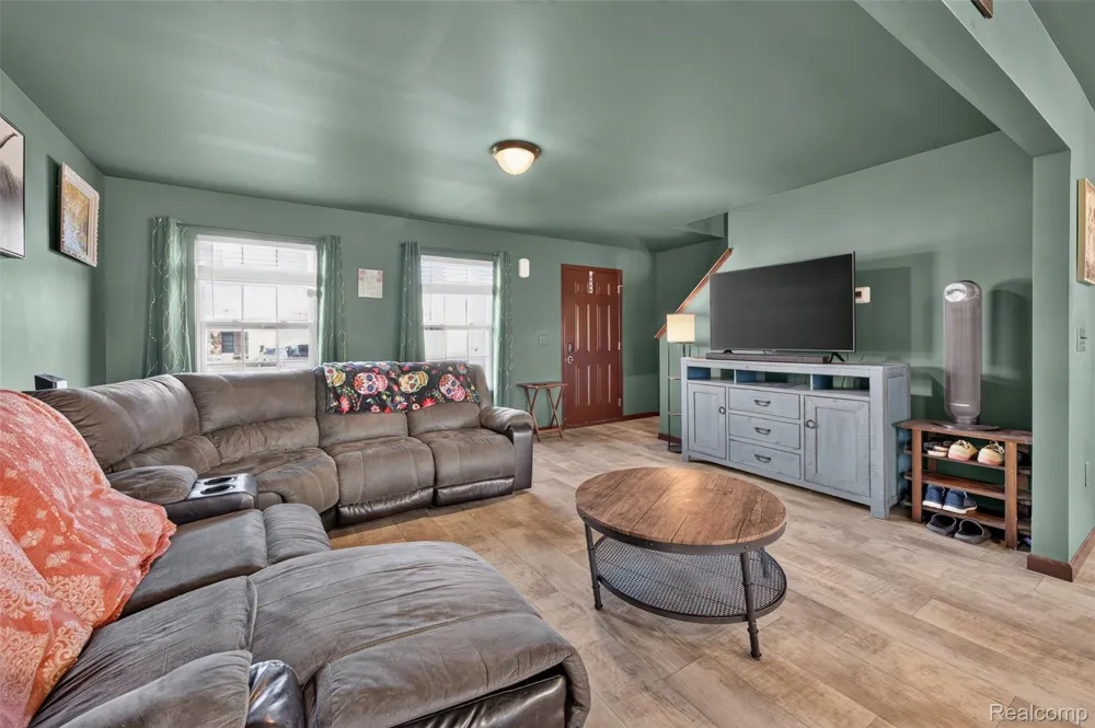 4080 Meadow Walk Boulevard Grand Blanc Charter Township, MI 48439