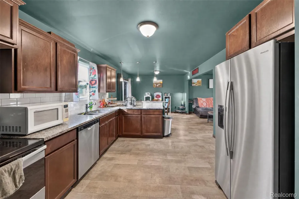 4080 Meadow Walk Boulevard Grand Blanc Charter Township, MI 48439