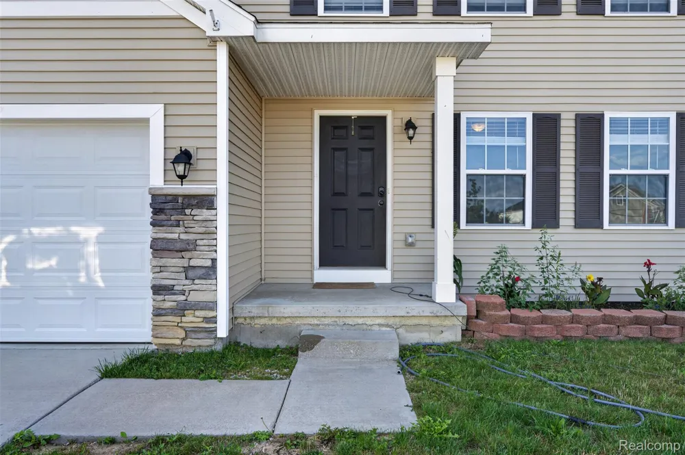 4080 Meadow Walk Boulevard Grand Blanc Charter Township, MI 48439