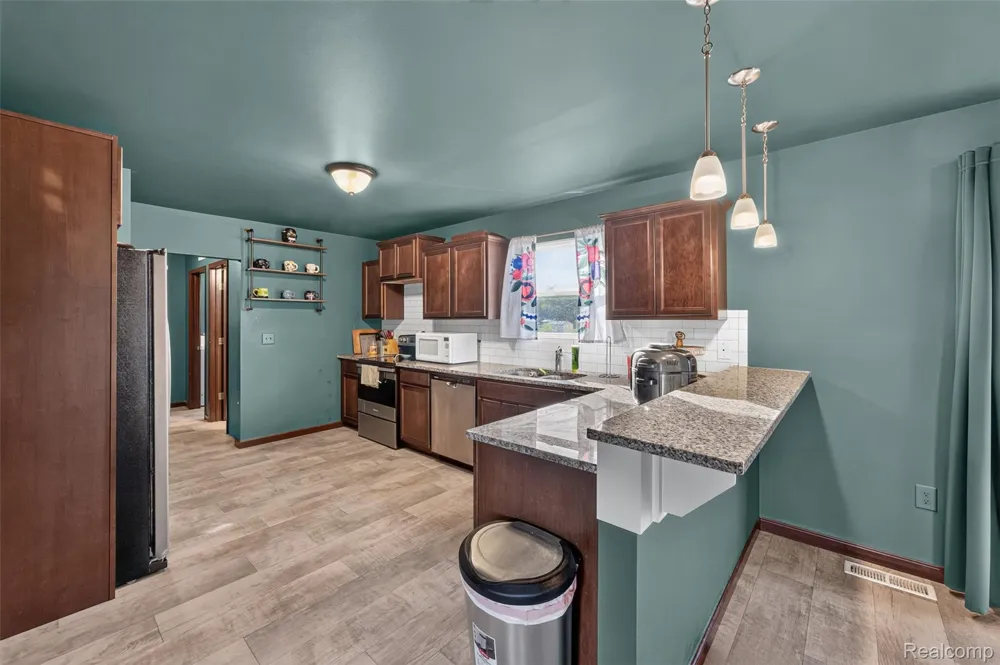 4080 Meadow Walk Boulevard Grand Blanc Charter Township, MI 48439