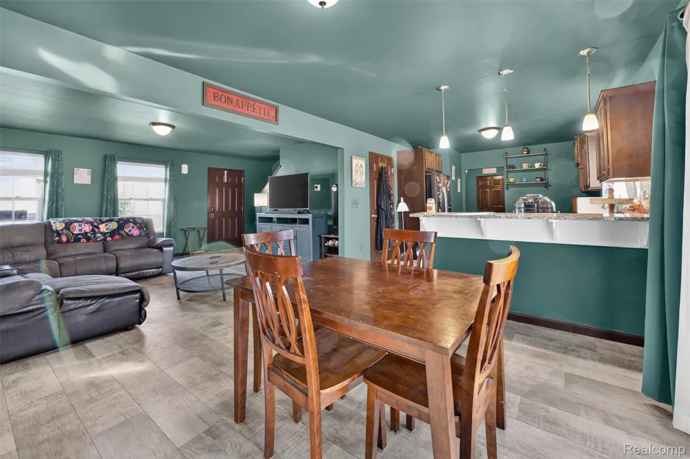 4080 Meadow Walk Boulevard Grand Blanc Charter Township, MI 48439