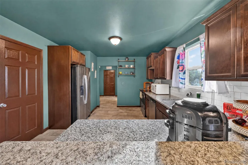4080 Meadow Walk Boulevard Grand Blanc Charter Township, MI 48439