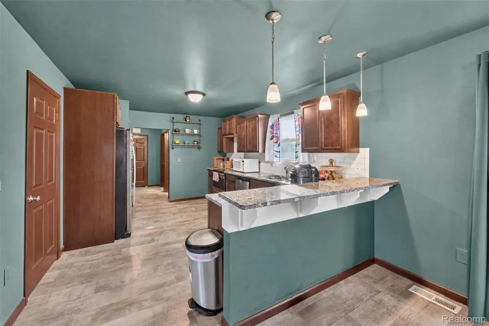 4080 Meadow Walk Boulevard Grand Blanc Charter Township, MI 48439