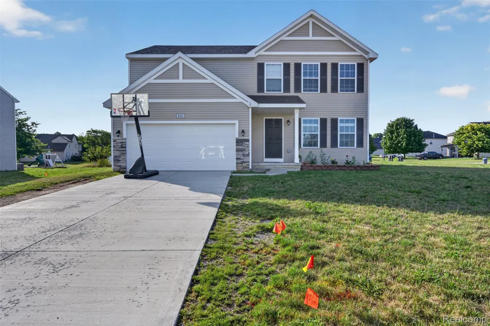4080 Meadow Walk Boulevard Grand Blanc Charter Township, MI 48439