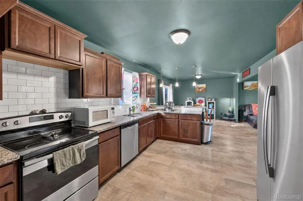 4080 Meadow Walk Boulevard Grand Blanc Charter Township, MI 48439