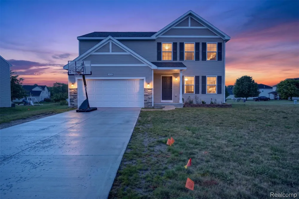 4080 Meadow Walk Boulevard Grand Blanc Charter Township, MI 48439