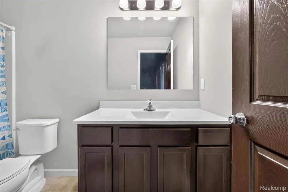 4080 Meadow Walk Boulevard Grand Blanc Charter Township, MI 48439