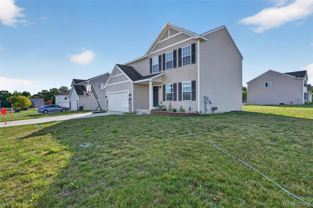4080 Meadow Walk Boulevard Grand Blanc Charter Township, MI 48439