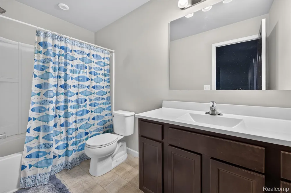 4080 Meadow Walk Boulevard Grand Blanc Charter Township, MI 48439
