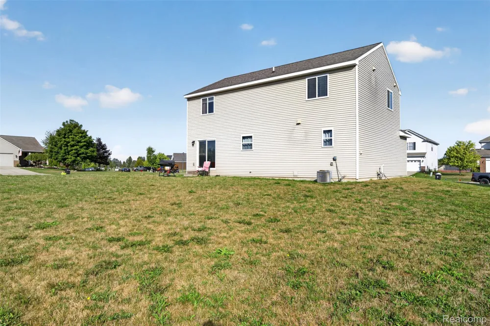 4080 Meadow Walk Boulevard Grand Blanc Charter Township, MI 48439