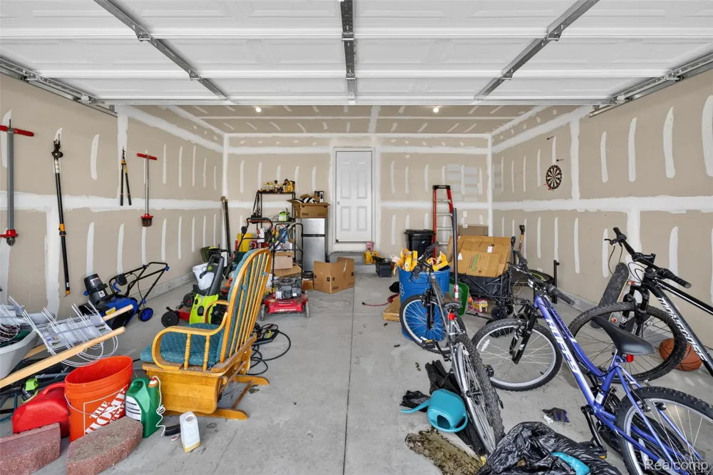 4080 Meadow Walk Boulevard Grand Blanc Charter Township, MI 48439