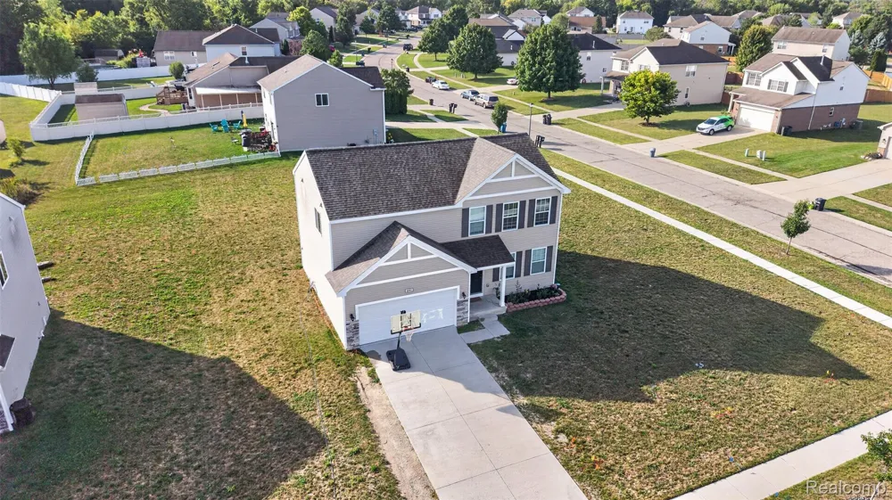 4080 Meadow Walk Boulevard Grand Blanc Charter Township, MI 48439