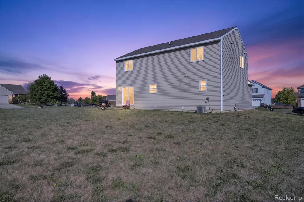 4080 Meadow Walk Boulevard Grand Blanc Charter Township, MI 48439