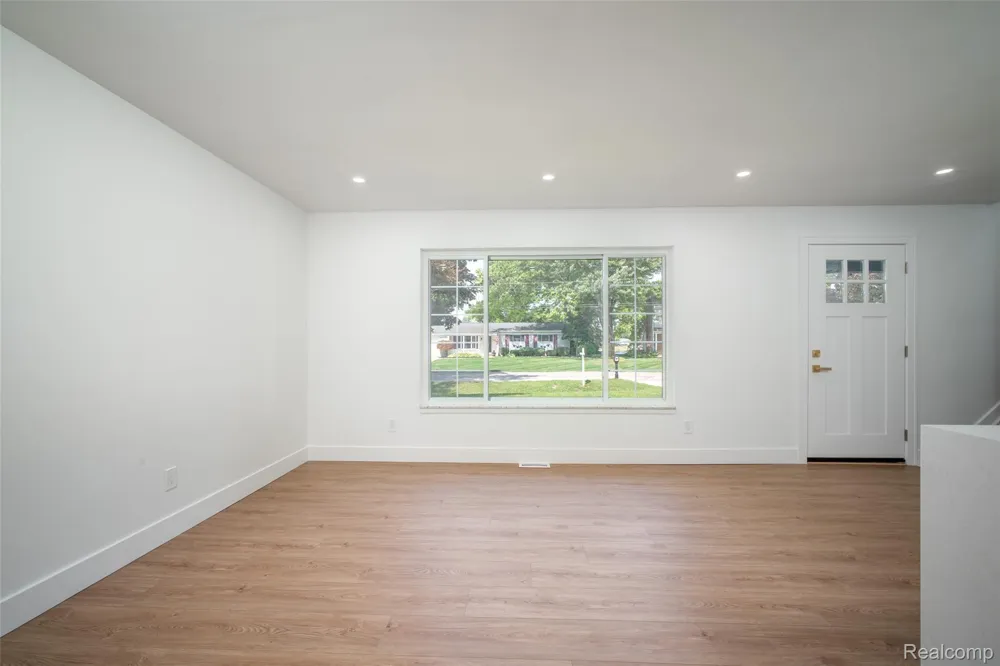 5969 Pleasant Drive Waterford Charter Township, MI 48329