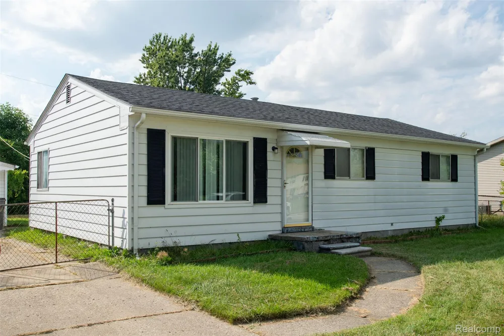 33711 Floyd Street Clinton Charter Township, MI 48035