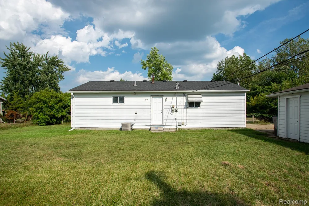 33711 Floyd Street Clinton Charter Township, MI 48035
