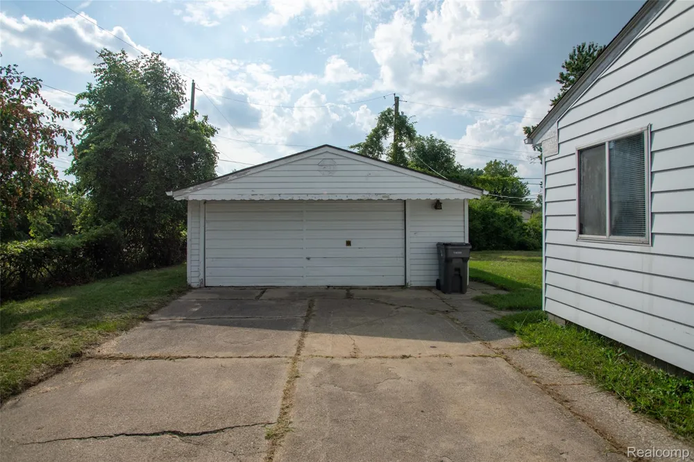 33711 Floyd Street Clinton Charter Township, MI 48035