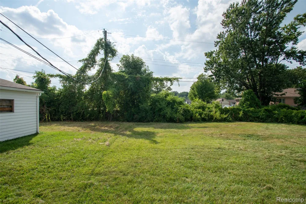 33711 Floyd Street Clinton Charter Township, MI 48035