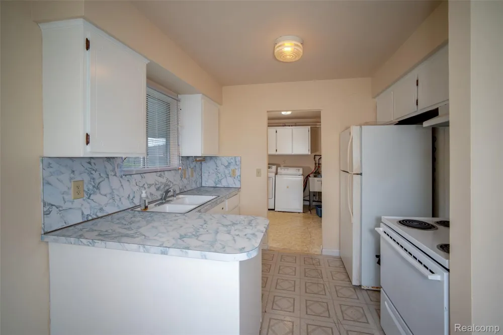 33711 Floyd Street Clinton Charter Township, MI 48035