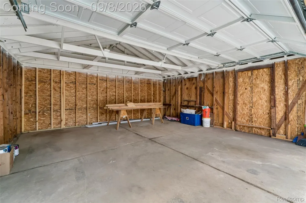 11051 Maxwell Avenue Warren City, MI 48089