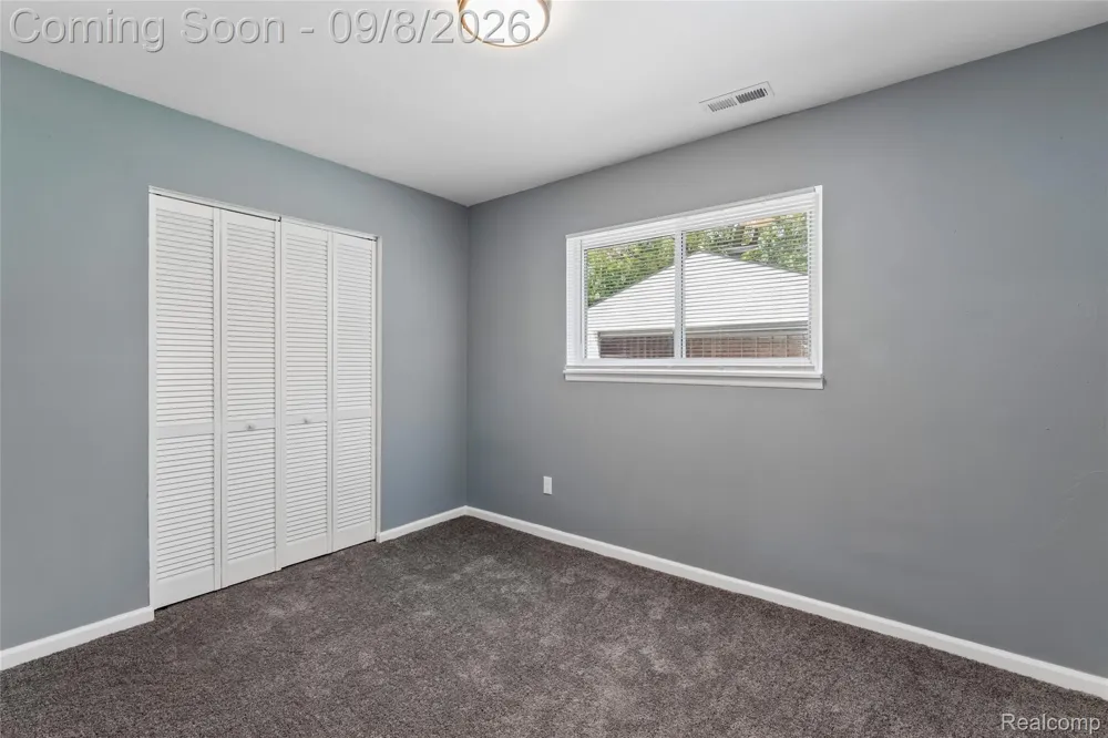 11051 Maxwell Avenue Warren City, MI 48089