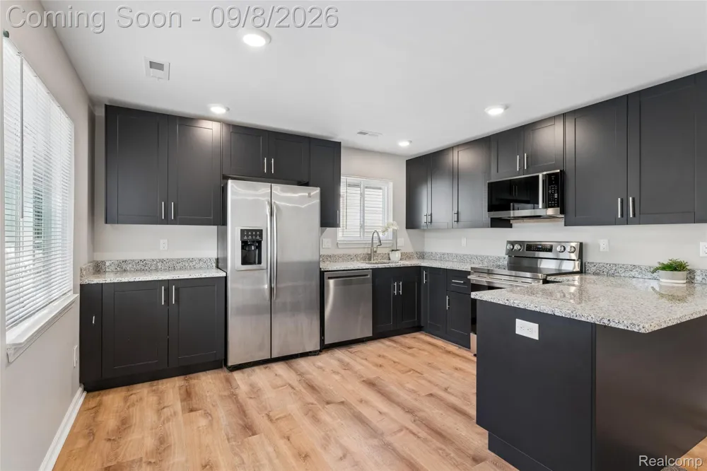 11051 Maxwell Avenue Warren City, MI 48089