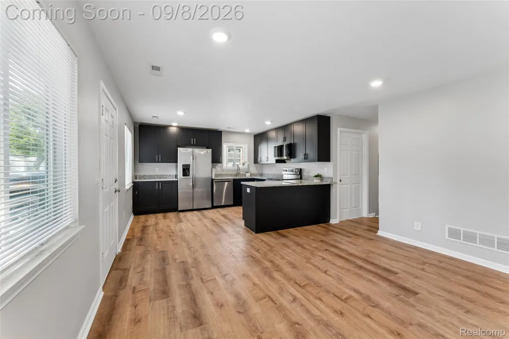 11051 Maxwell Avenue Warren City, MI 48089
