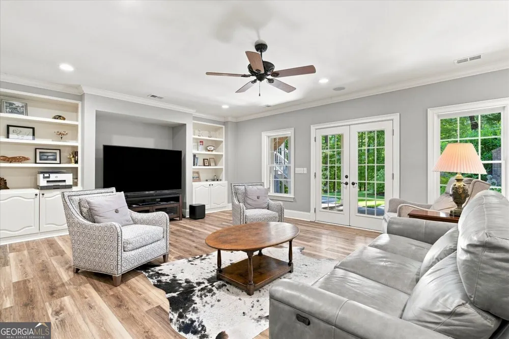 6163 TALMADGE RUN Acworth, GA 30101