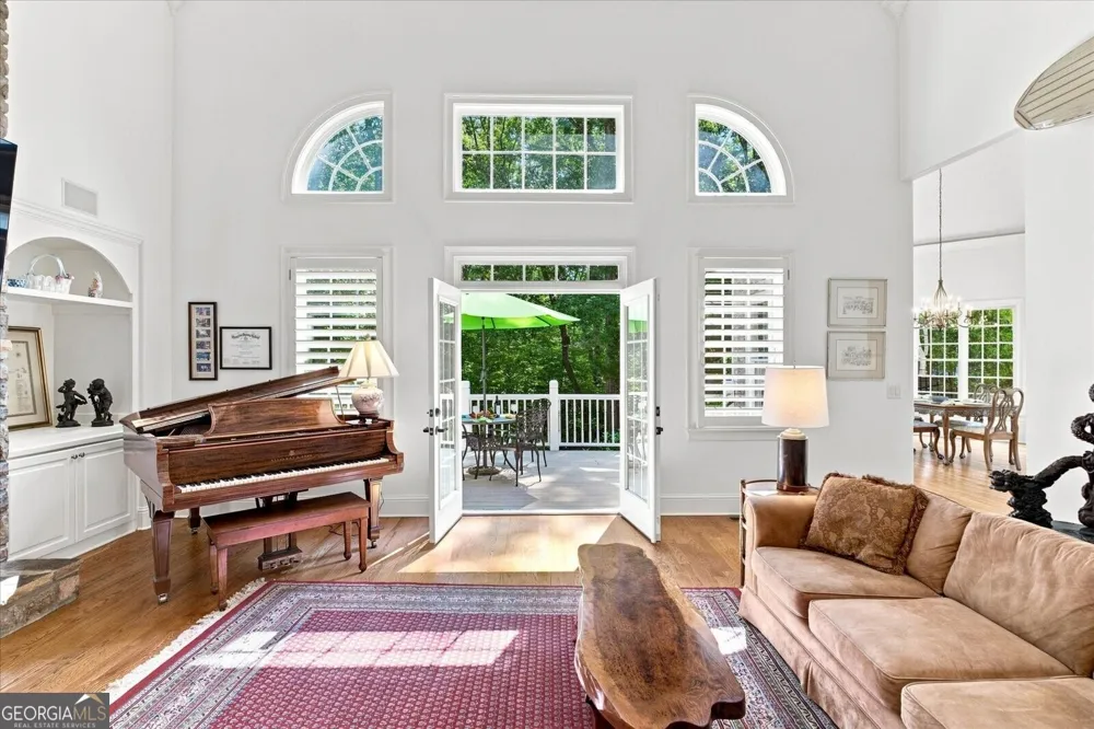 6163 TALMADGE RUN Acworth, GA 30101