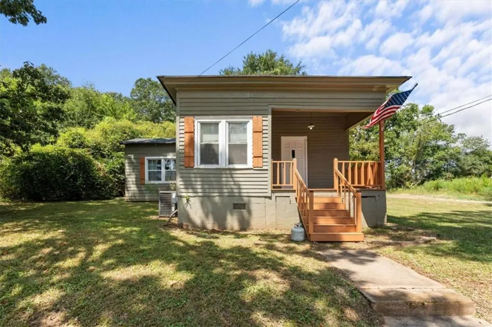 105 Avenue C Carrollton, GA 30117