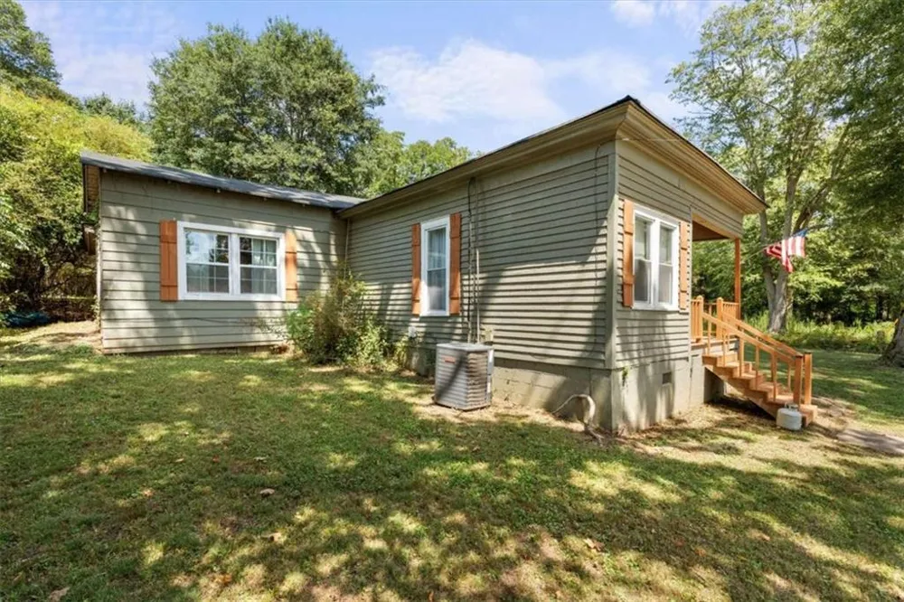 105 Avenue C Carrollton, GA 30117