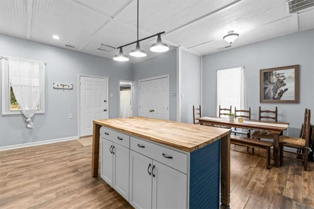 105 Avenue C Carrollton, GA 30117