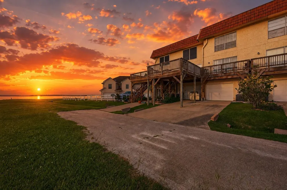 71 Regency Point Montgomery, TX 77356
