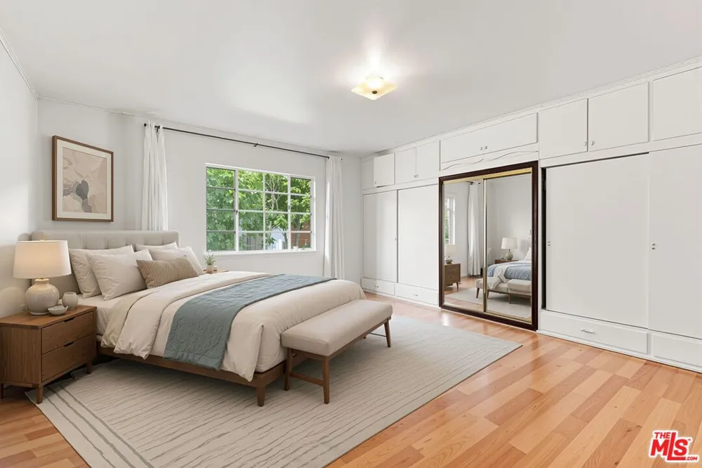 2136 Hillsboro Avenue Los Angeles, CA 90034