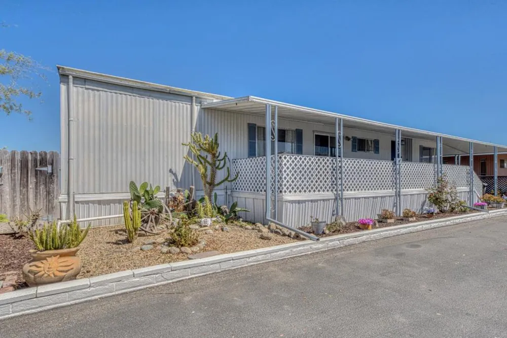 150 Kern Street #37 Salinas, CA 93905