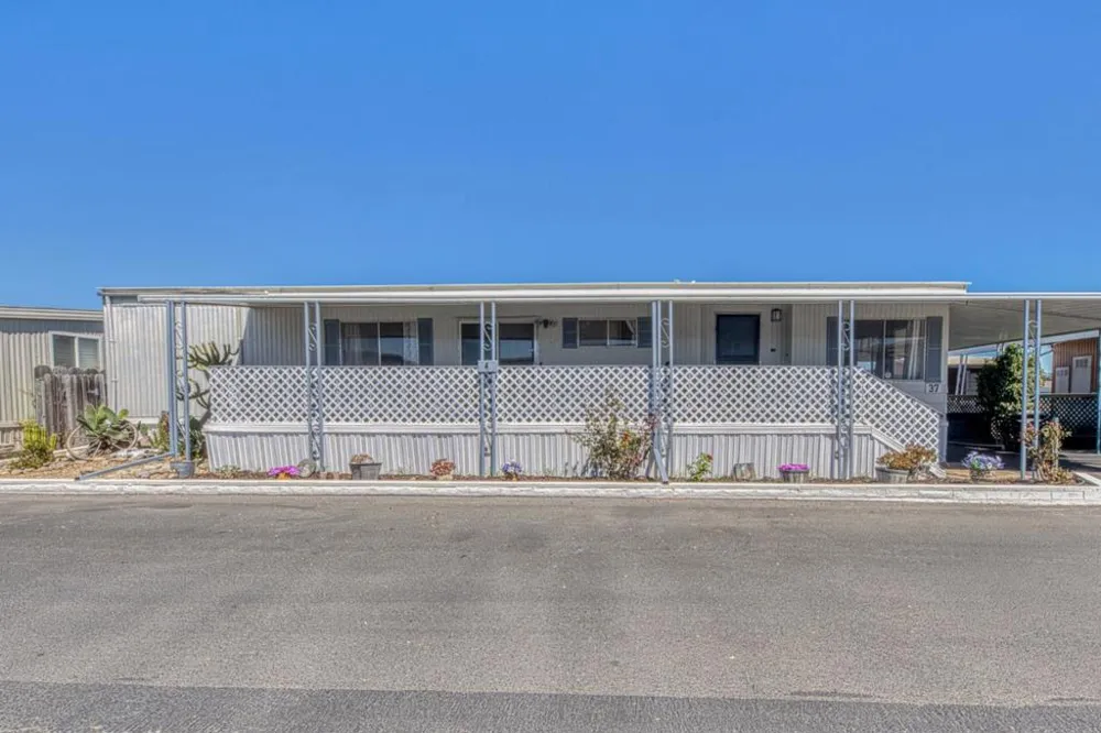 150 Kern Street #37 Salinas, CA 93905