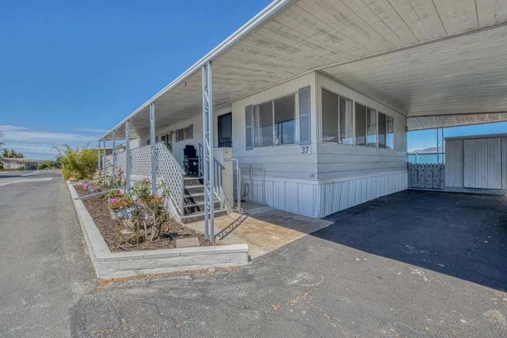 150 Kern Street #37 Salinas, CA 93905