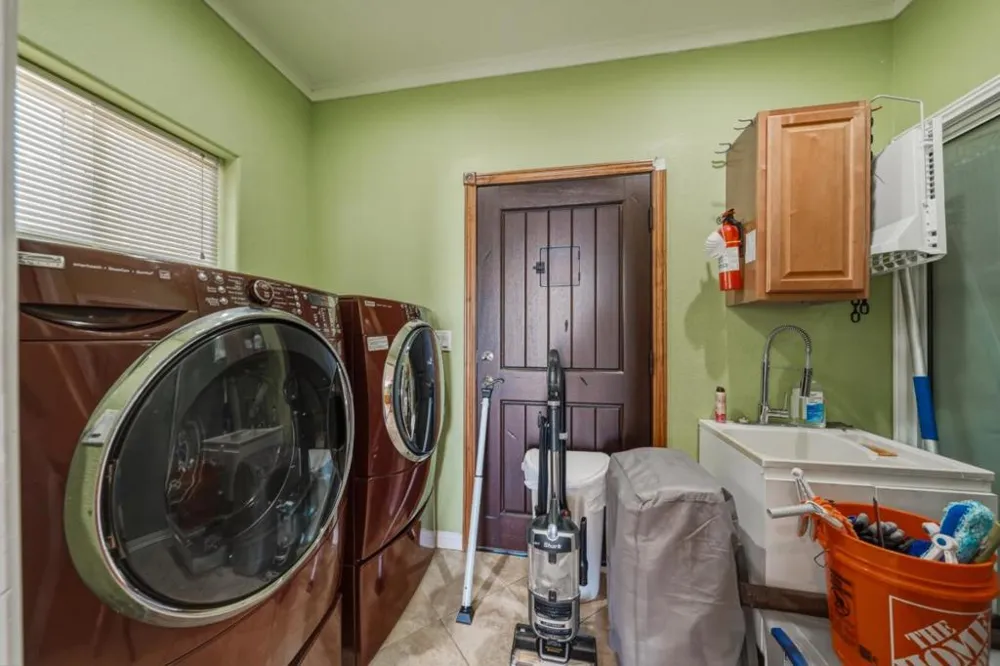 7741 Al Drive Glenhaven, CA 95443