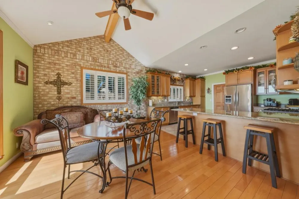 7741 Al Drive Glenhaven, CA 95443