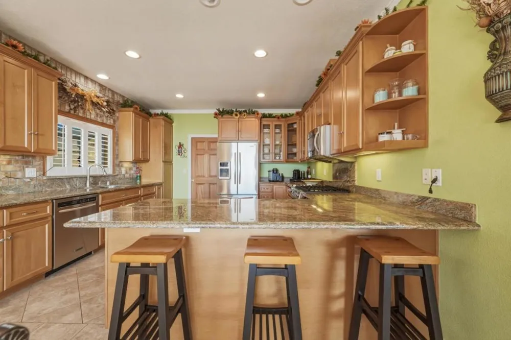 7741 Al Drive Glenhaven, CA 95443