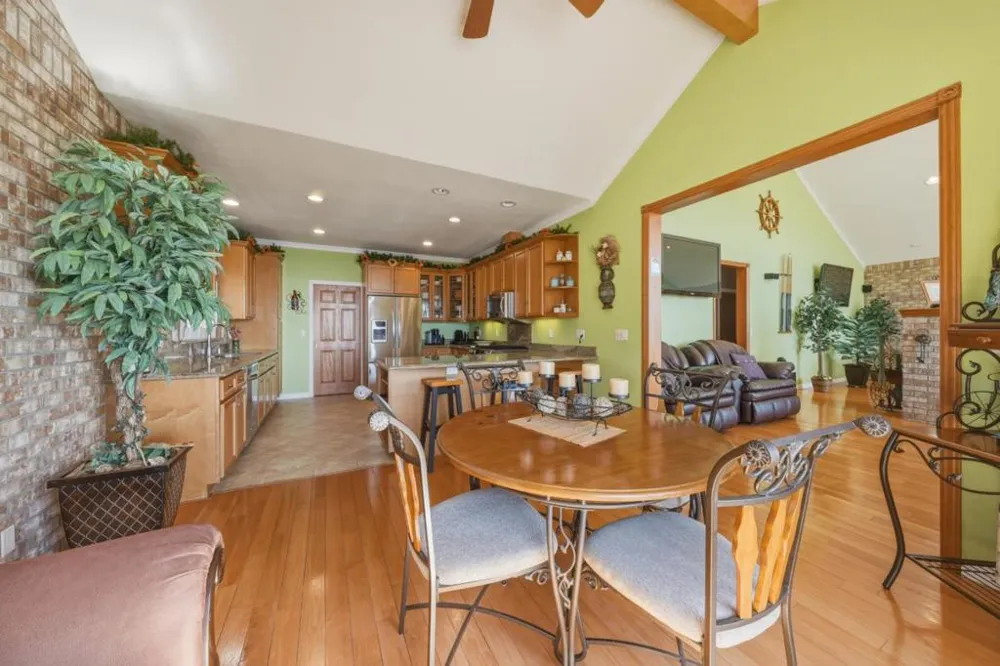 7741 Al Drive Glenhaven, CA 95443