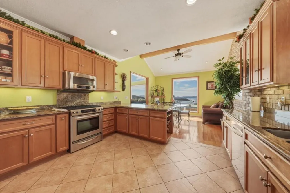7741 Al Drive Glenhaven, CA 95443