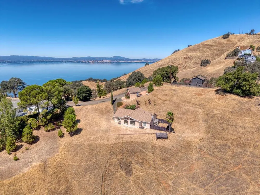 7741 Al Drive Glenhaven, CA 95443