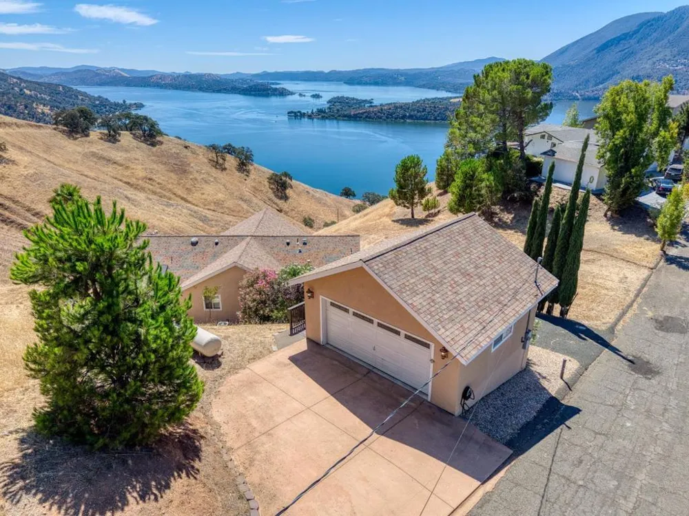 7741 Al Drive Glenhaven, CA 95443