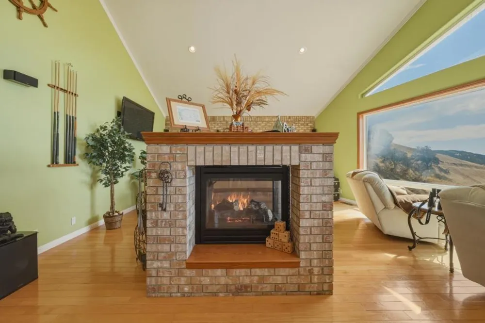 7741 Al Drive Glenhaven, CA 95443