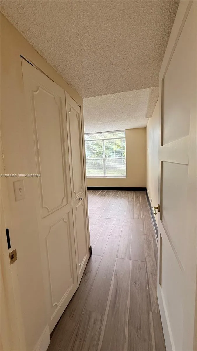 3720 Inverrary Dr #1W Lauderhill, FL 33319