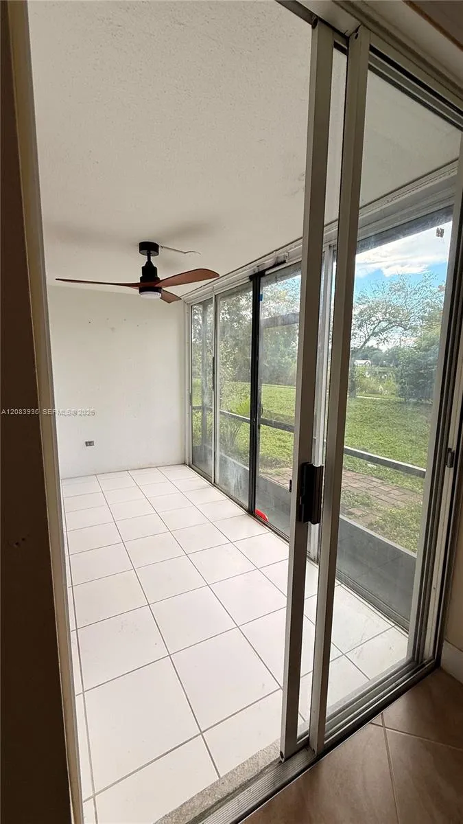 3720 Inverrary Dr #1W Lauderhill, FL 33319