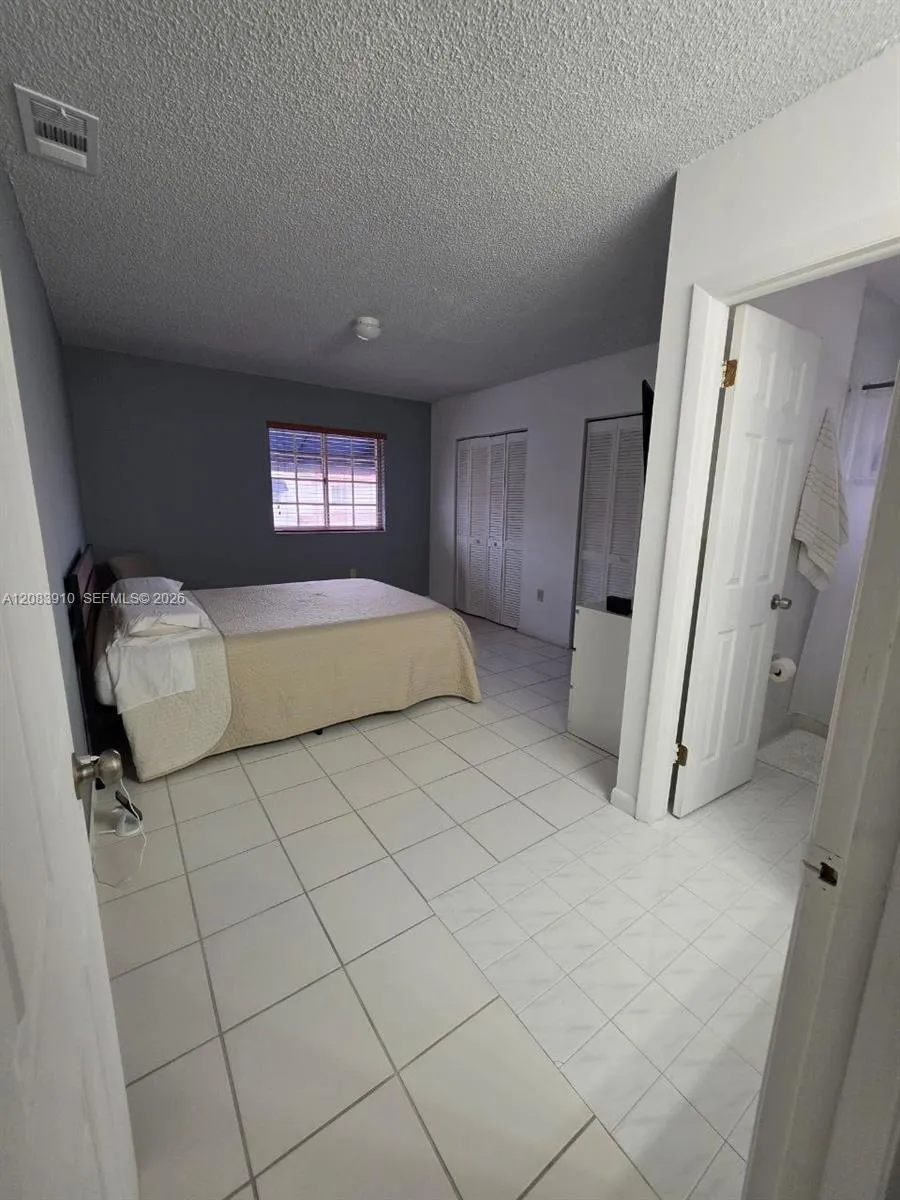 10101 W Okeechobee Rd #10-202 Hialeah Gardens, FL 33016